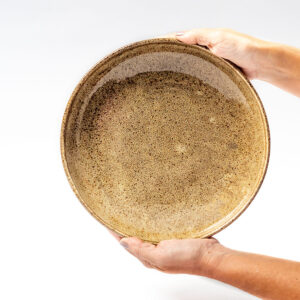 DUO_PRATO_FUNDO_MOON_DOURADO_2_ALUGUEL_CERAMICA_ARTESANAL_EVENTOS_LOUÇA_PARA_ALUGUEL_MESA_POSTA