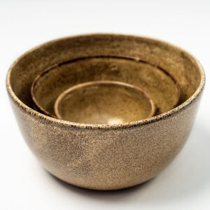 DUO_SALADEIRA_MOON_G_DOURADO_2_ALUGUEL_CERAMICA_ARTESANAL_EVENTOS_LOUÇA_PARA_ALUGUEL_MESA_POSTA