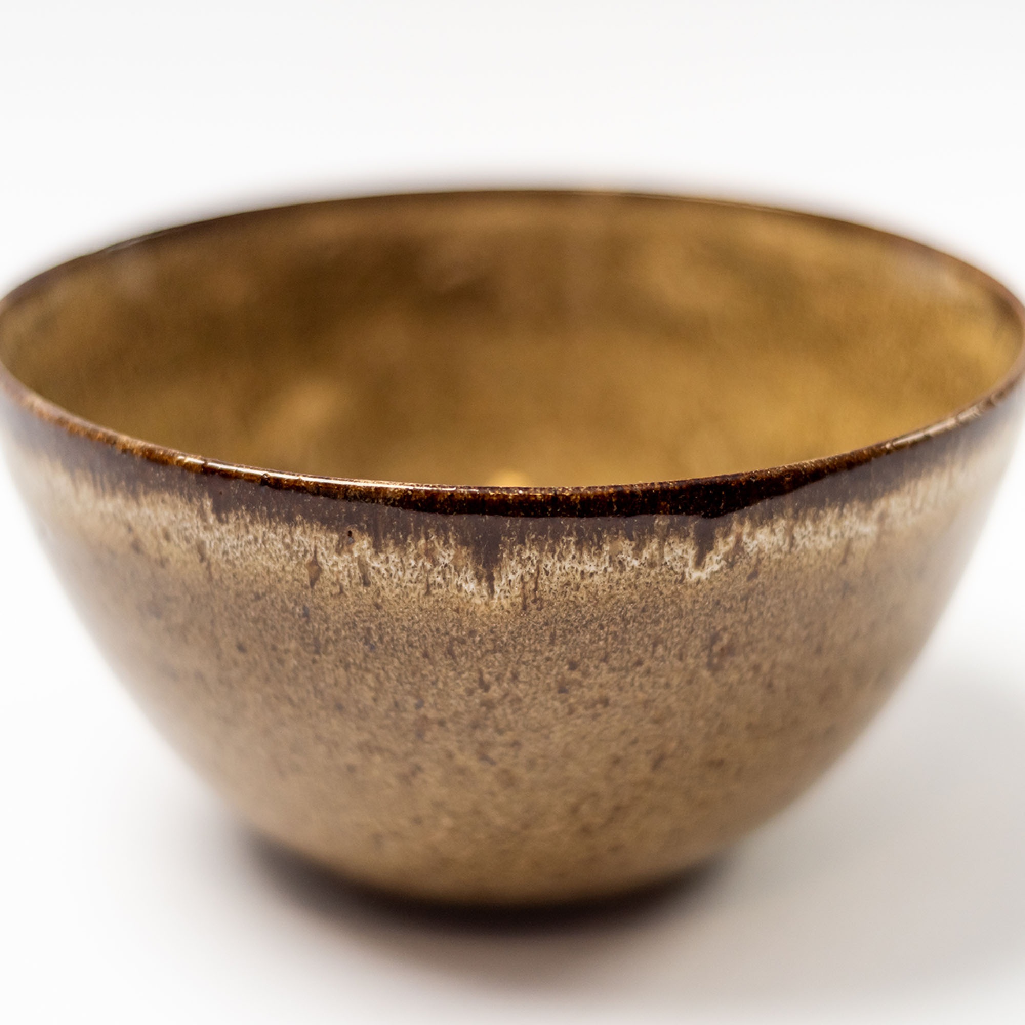 DUO_SALADEIRA_MOON_M_DOURADO_3_ALUGUEL_CERAMICA_ARTESANAL_EVENTOS_LOUÇA_PARA_ALUGUEL_MESA_POSTA